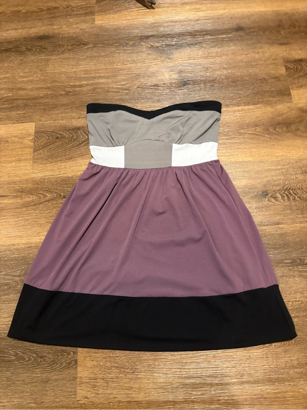 bebe Strapless Colorblock A‑Line Dress in Mauve, Gray and Black